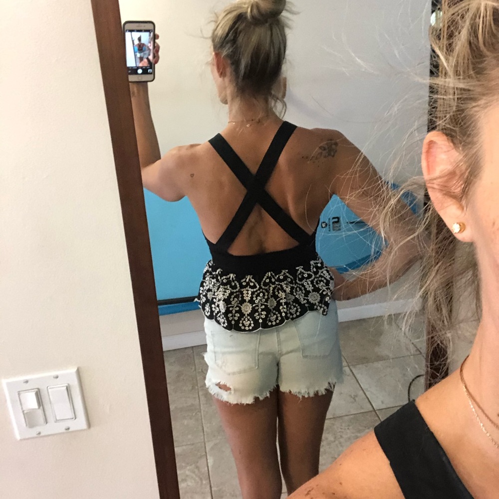 Express halter top - Picture 2 of 2